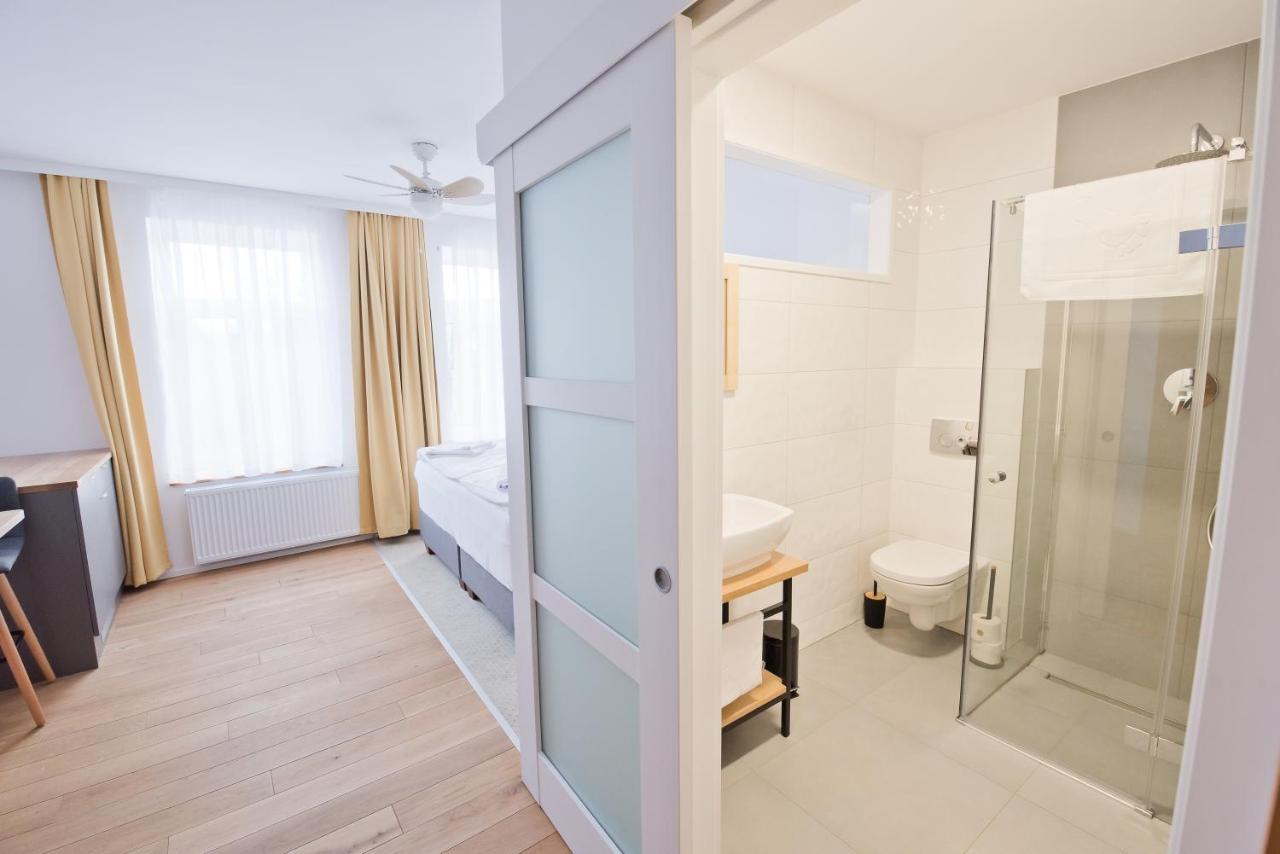 Salon Win Wine Bar & Apartments ยาสโว ภายนอก รูปภาพ