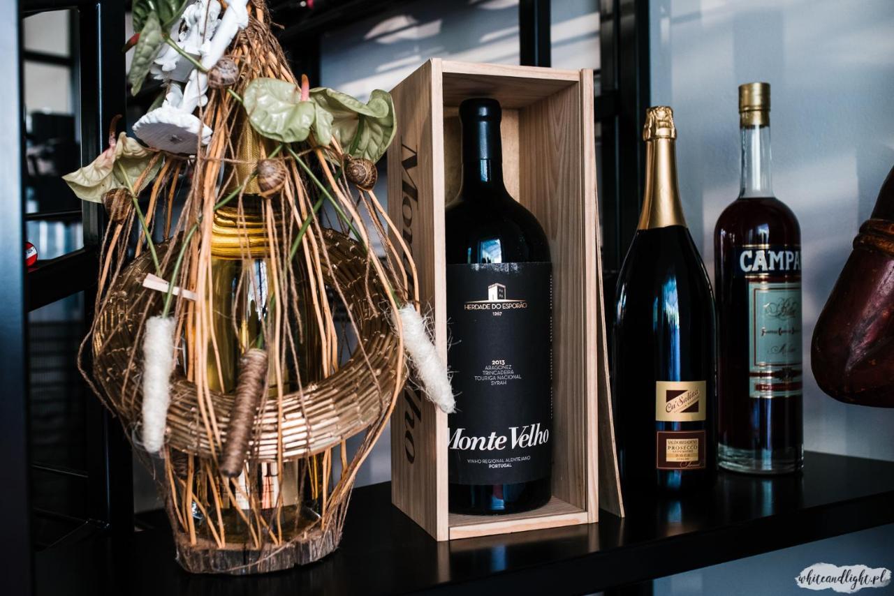 Salon Win Wine Bar & Apartments ยาสโว ภายนอก รูปภาพ